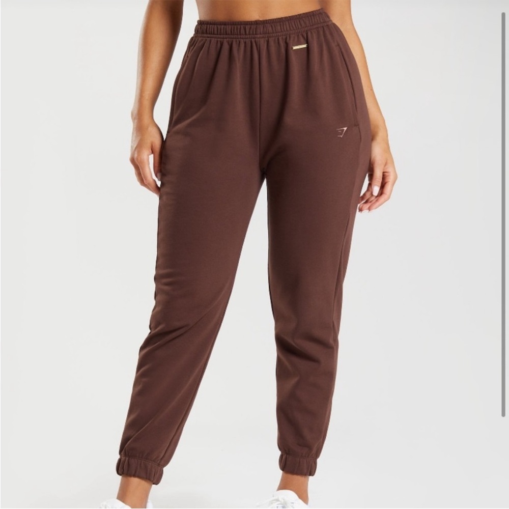 Whitney Simmons x Gymshark Loose Joggers in Brown